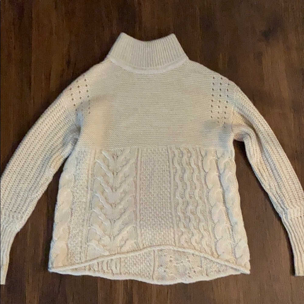 Simply Vera. Vera wang extra small sweater